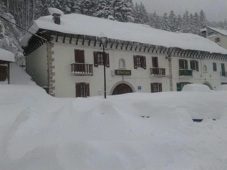 Albergue De Canfranc Estacion Ngoại thất bức ảnh
