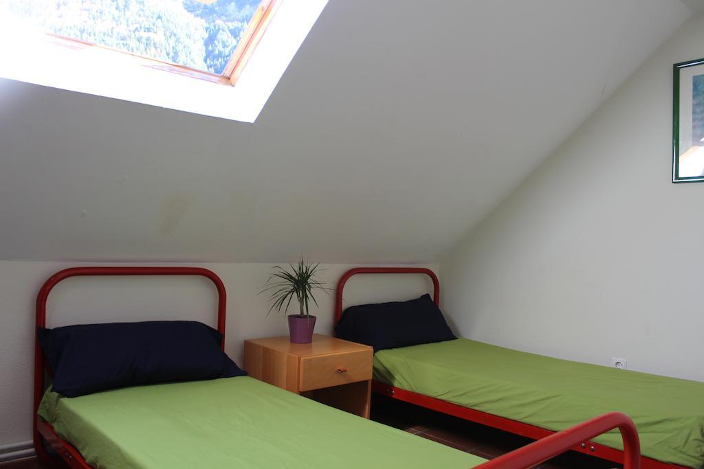 Albergue De Canfranc Estacion Phòng bức ảnh