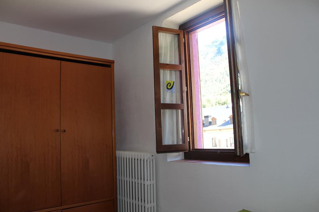 Albergue De Canfranc Estacion Phòng bức ảnh